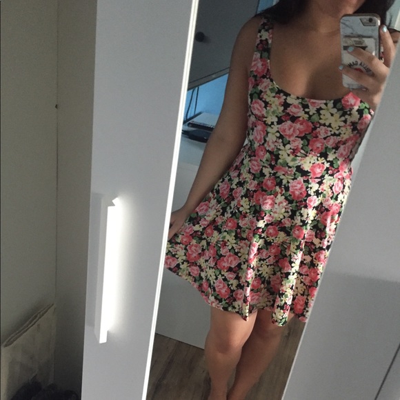 Floral forever 21 dress - Picture 1 of 3